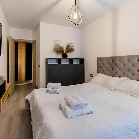 Onix N10 Pool & Playgroung 169 Năvodari